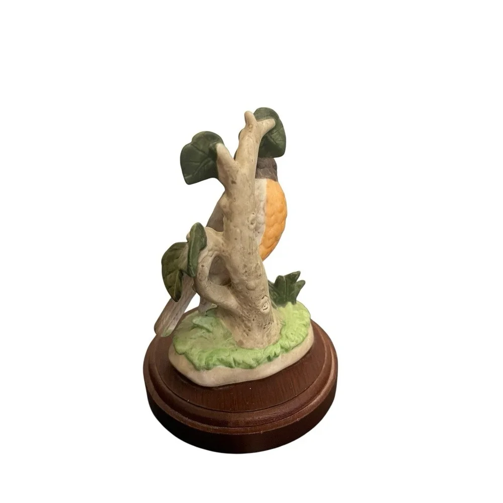 Vintage 1989 The Good Company Woodland Robin Bird Porcelain Figurine Wood Base